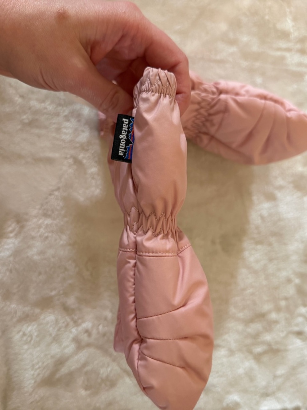 Patagonia Kids Blush Pink Insulated Mittens - Picture 6 of 8